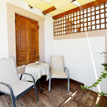 Tatil Evi Magdalini Chalki Town